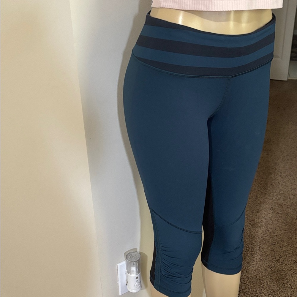 Lululemon Run: For Your Life Crop size 8 - Picture 9 of 12